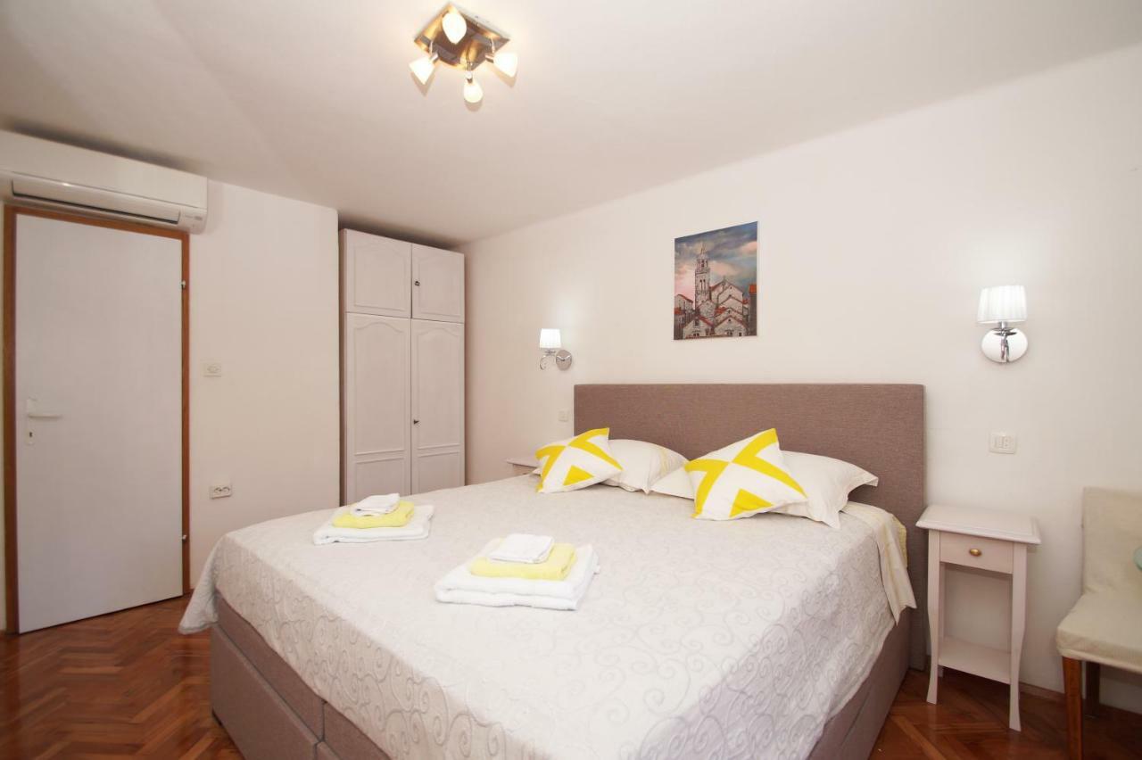 Guest House Holiday Корчула Экстерьер фото